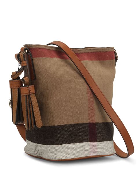 borse burberry 2017 prezzi|Borsa a spalla House Check Canvas 2000.